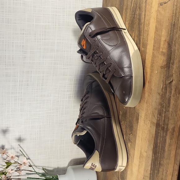 Nike Sweet Classic, Leather, Brown Cream Tan. Causal Formal Sneakers - Picture 2 of 6